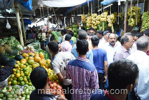 Street vendors 1